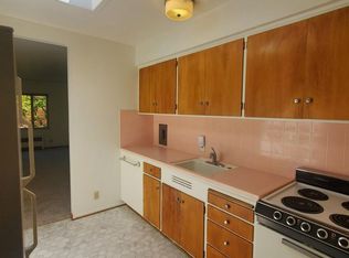 611 N 50th St APT 5, Seattle, WA 98103