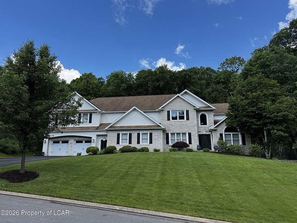 1st image of 121 Montauk Cir