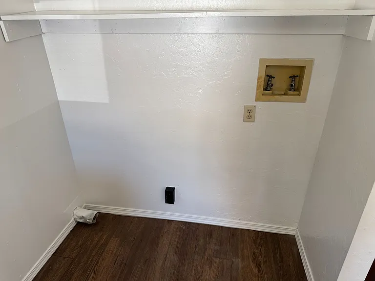 1606 Ash Ave — Photo 17