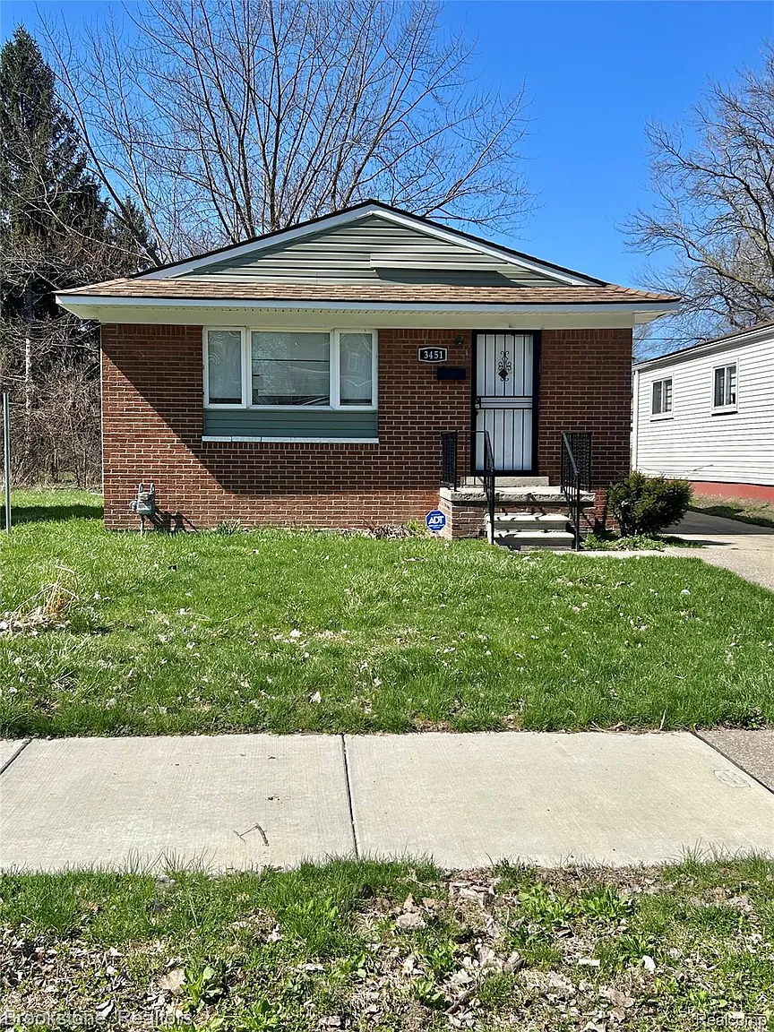 3451 Maxwell St photo 1