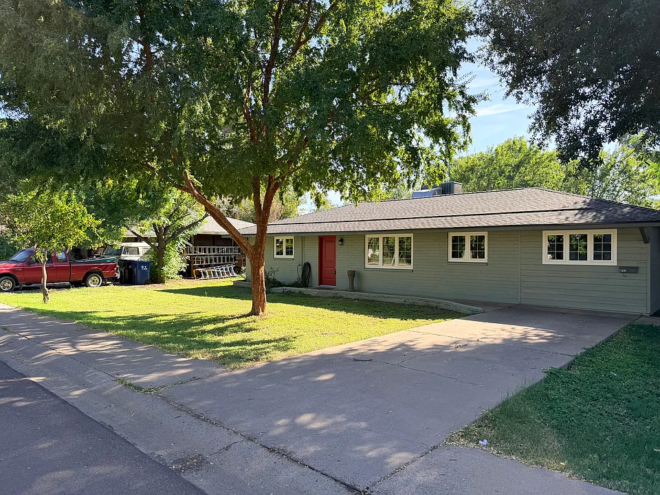 1435 E Cedar St