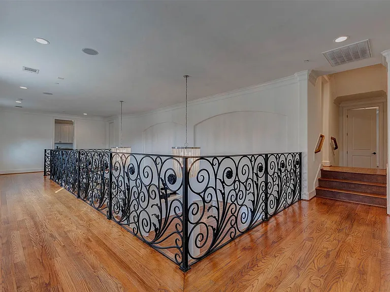 5410 Valerie St — Photo 22