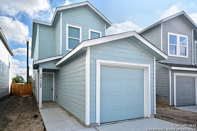 2 bed, 2.5 bath, 1013 sqft, $1,295 — Photo 2