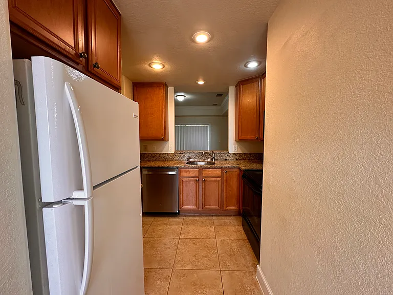325 NE 23rd Ave #24 — Photo 2