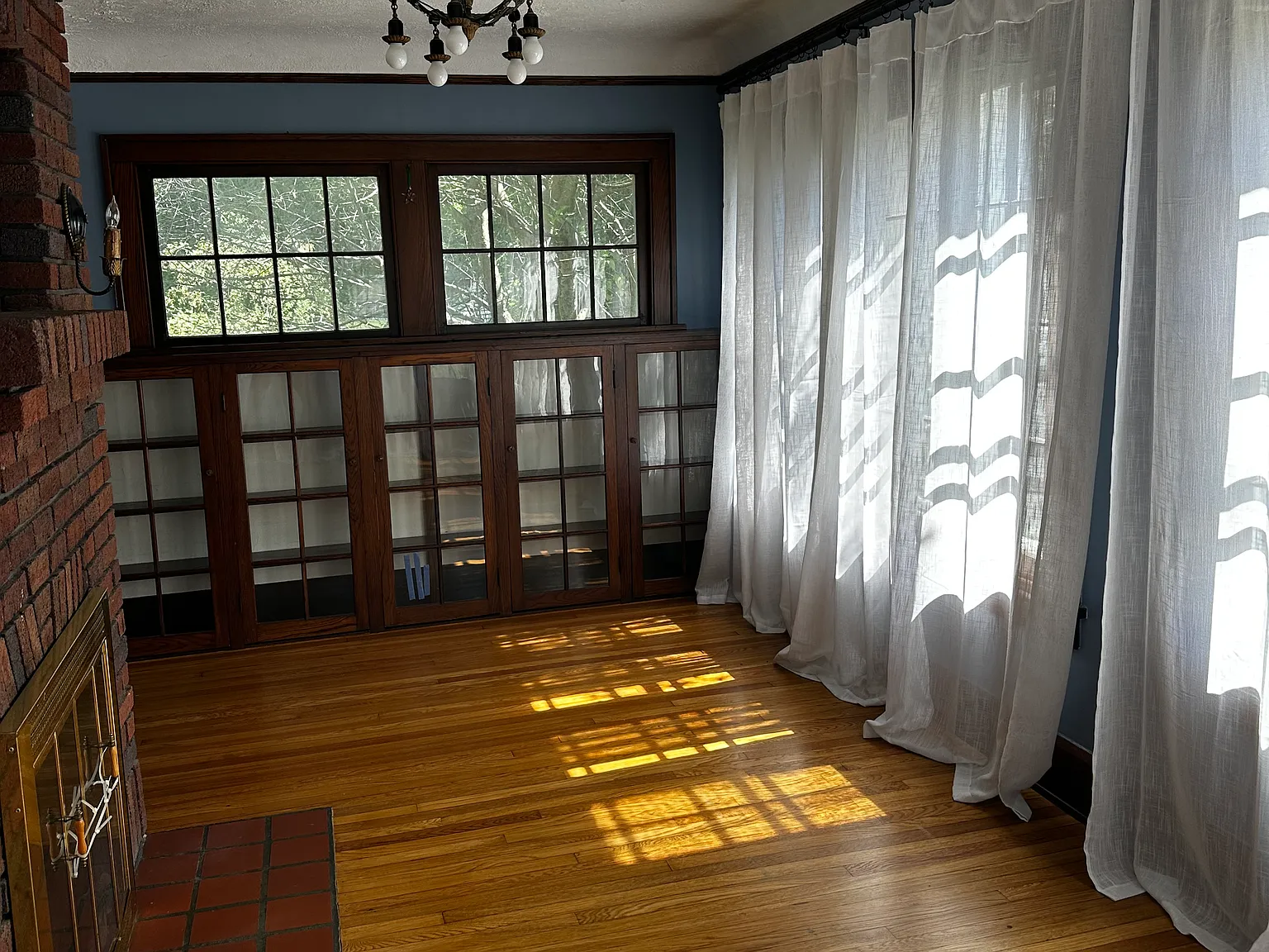 3 bed, 1.5 bath, 1950 sqft, $2,350 — Photo 3