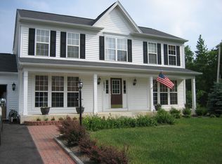 10351 Kentsdale Dr, Waldorf, MD 20603