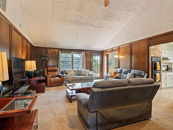 2nd image of 43 Quintana Dr