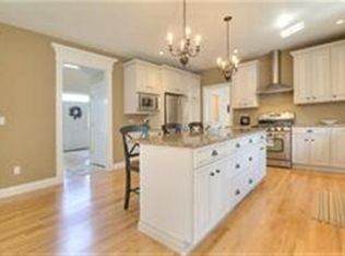 36 Ticklefancy Ln, Salem, NH 03079