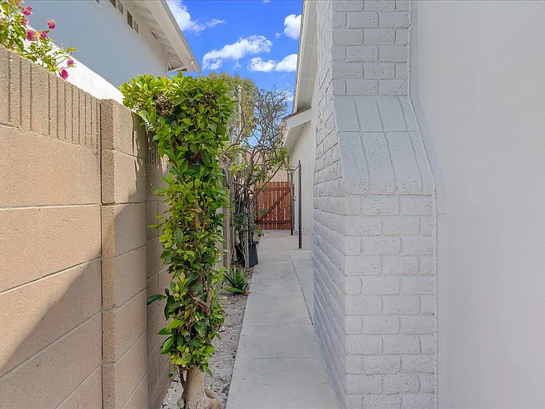 5062 Cadiz Cir — Photo 19