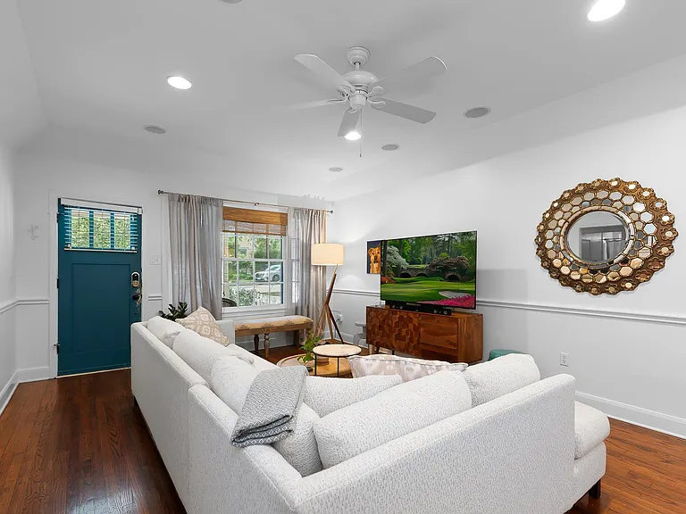 3305 Harris Park Ave — Photo 6