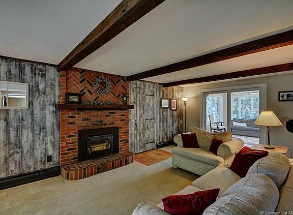 Entry to the garage is in t...