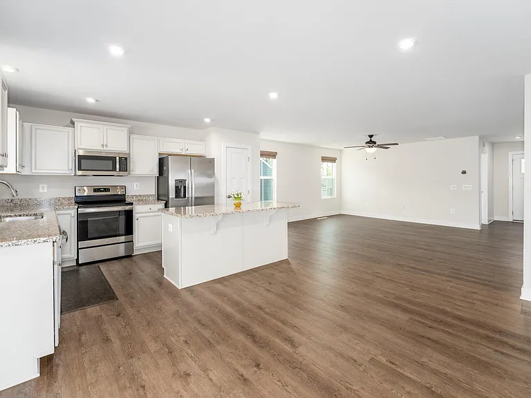 93 Archer Dr — Photo 33