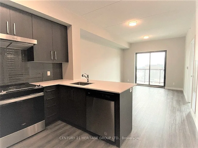 15 Queen St S #1413 — Photo 5