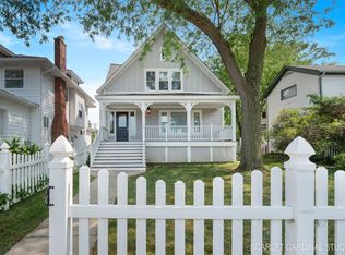 1043 Maple Ave, Downers Grove, IL 60515