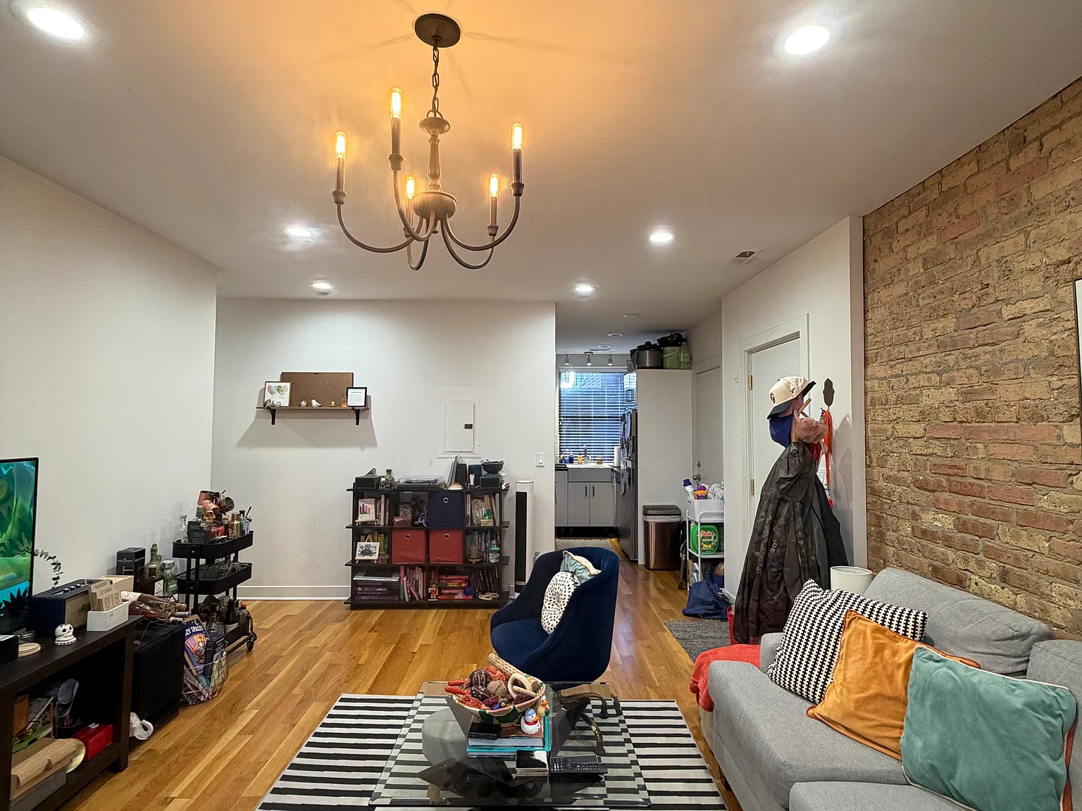 2 bed, 950 sqft, $2,395 — Photo 3