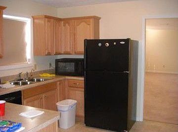 4th image of 836 Fairfield Ave