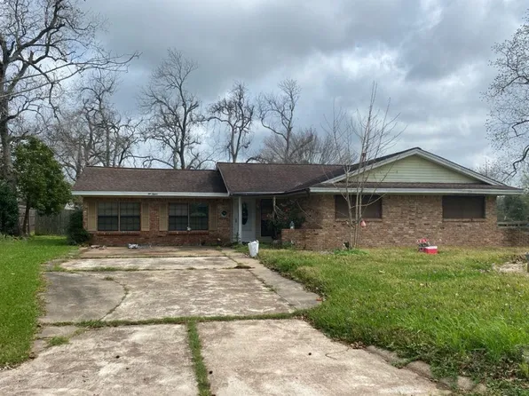 115 Glenwood St, Lake Jackson, TX 77566