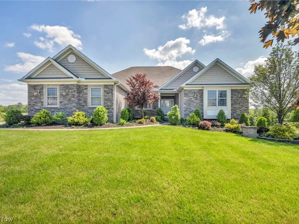 1381 Parkview Ln, Broadview Heights, OH 44147