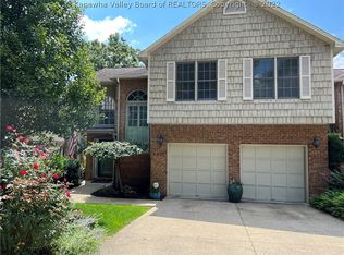 1011 Walnut Rd, Charleston, WV 25314