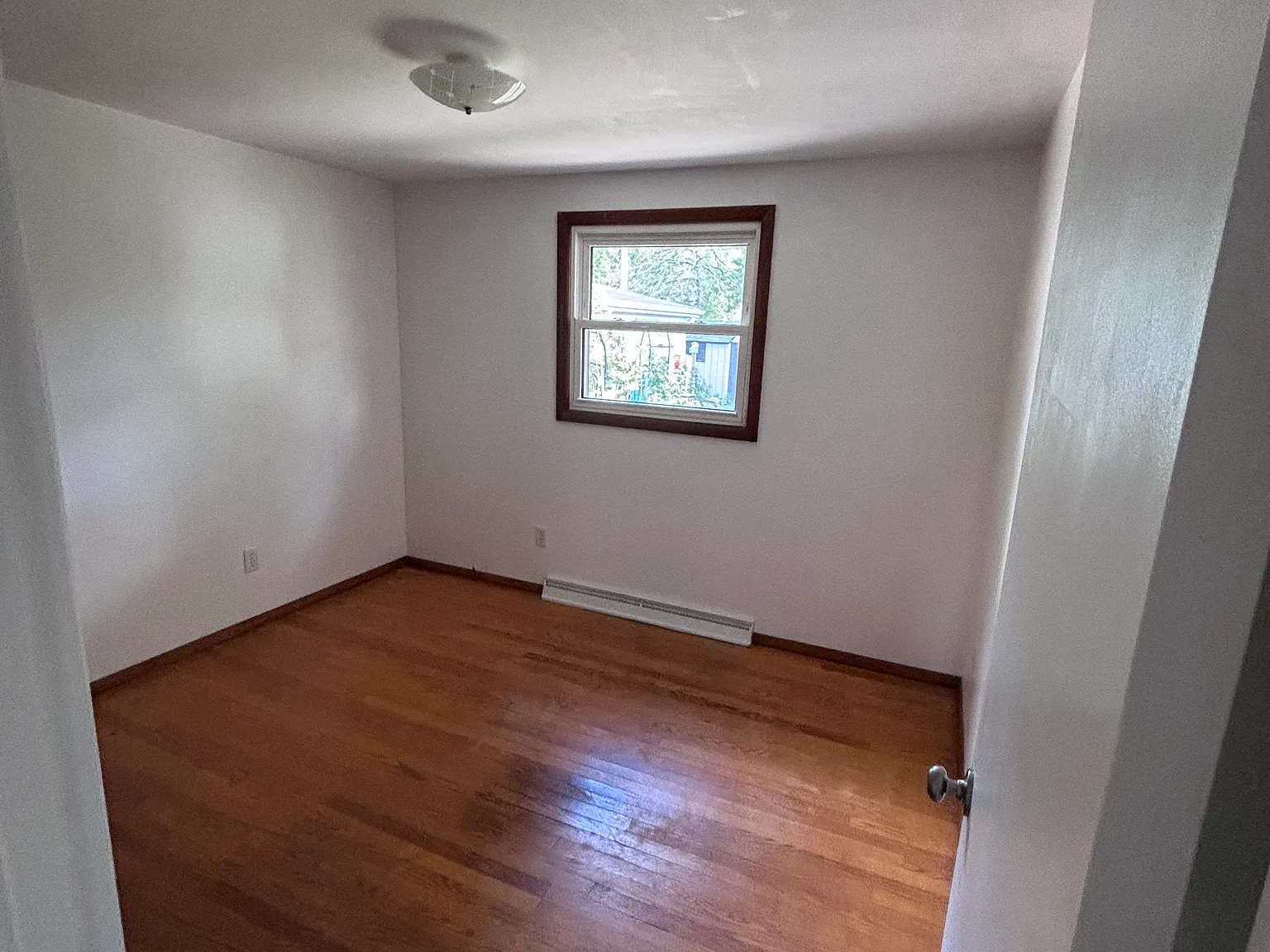 2 bed, 950 sqft, $1,200 — Photo 4