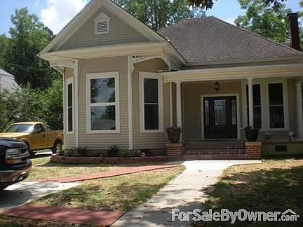 2nd image of 319 Pine Bluff St