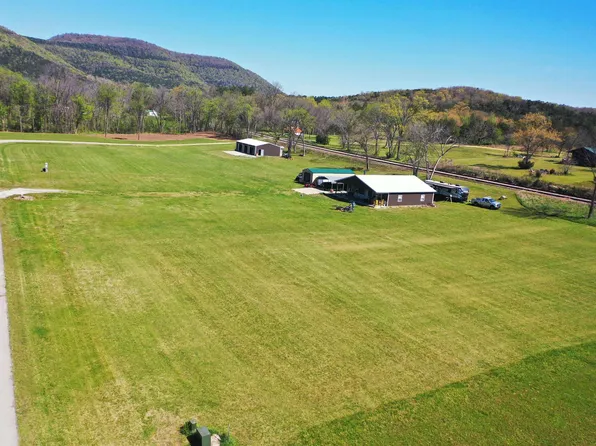 333 Manor Dr, Melbourne, AR 72556