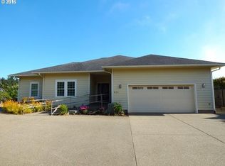 601 Seabird Dr, Bandon, OR 97411