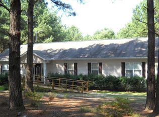 7461 Hamilton Rd, Pine Mountain, GA 31822