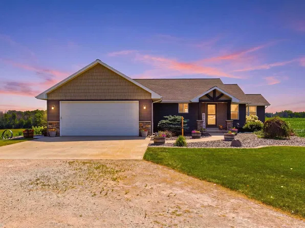 N3856 Birchwood Rd, Kewaunee, WI 54216