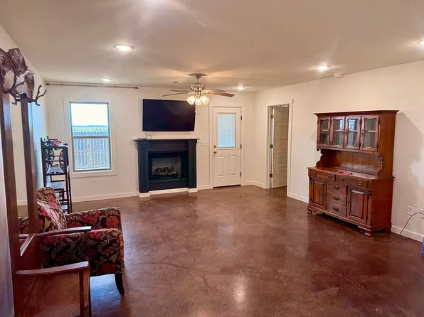 1403 Ryan Dr, Harrisburg, AR 72432