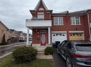 179 Dallimore Cir, Toronto, ON M3C 4E5