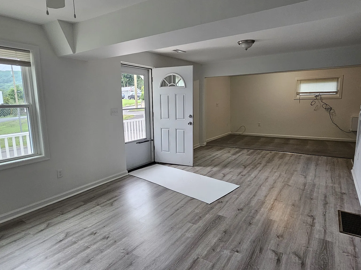 4 bed, 1.5 bath, 1150 sqft, $2,850 — Photo 2