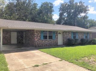 54 Glendale Dr, West Point, MS 39773