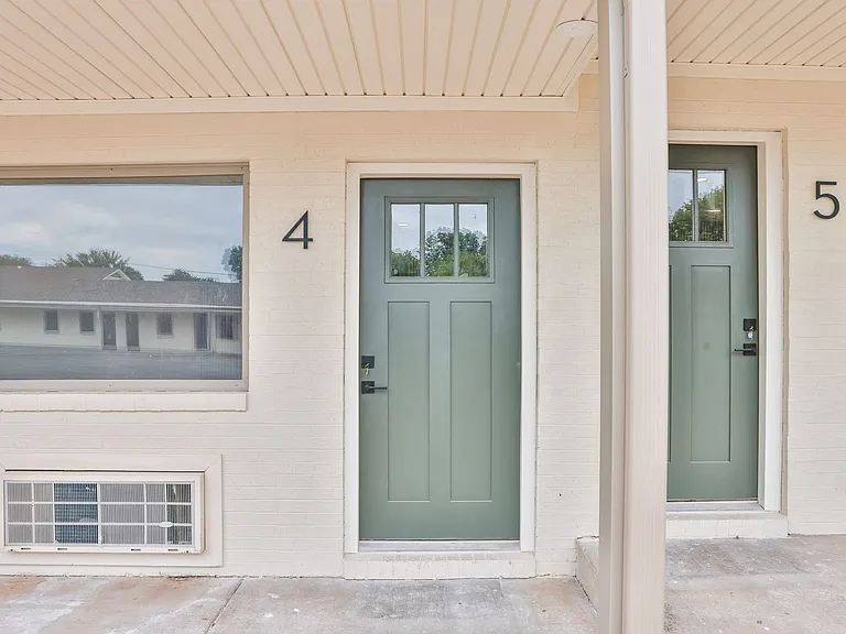 551 Elm St #4 — Photo 3