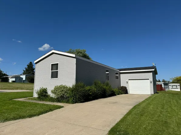 19900 128th St #77, Bristol, WI 53104