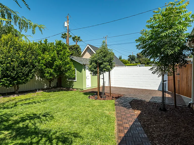 1505 W Clark Ave — Photo 44