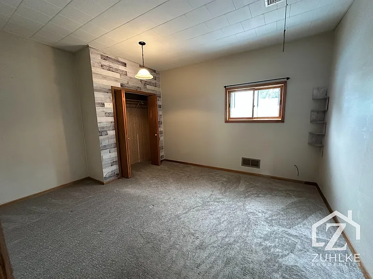402 N 2nd St #1 — Photo 5
