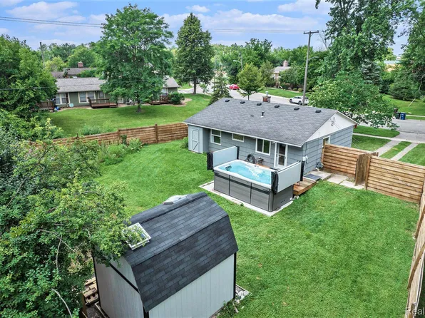 3544 Oakwood St, Ann Arbor, MI 48104