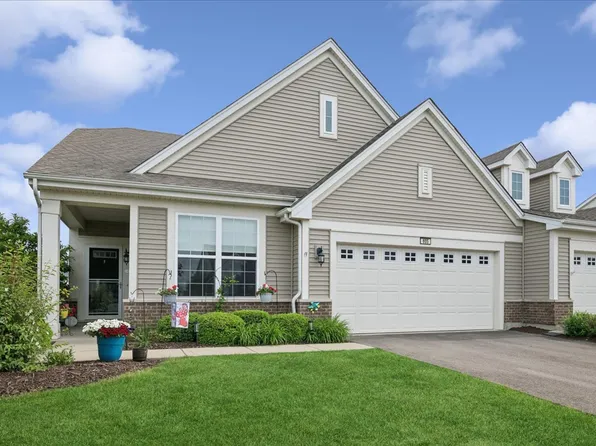 605 N Falls Cir, Hampshire, IL 60140