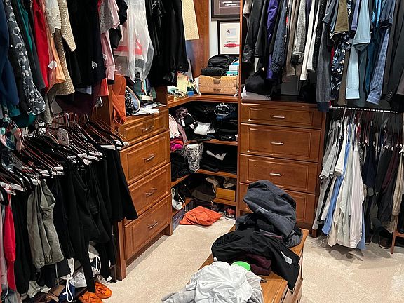4th image of 1050 S Donner Way