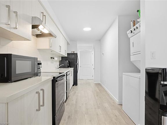 5th image of 383 Chaffey St
