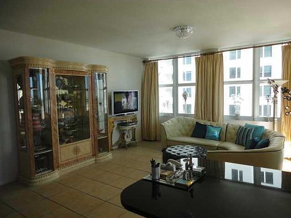 3rd image of 511 SE 5th Ave APT 1005
