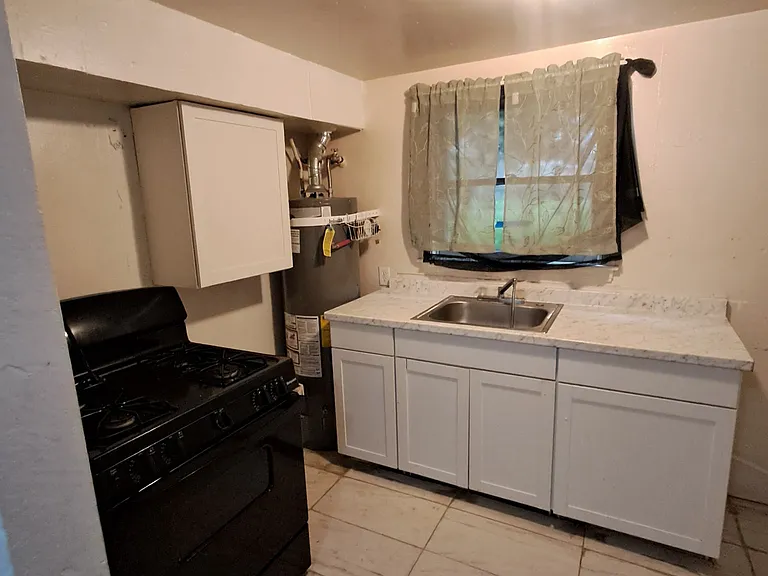 2935 Oleander Ave — Photo 5