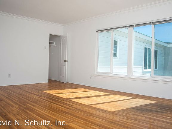 4th image of 1638 Huntington Dr APT D