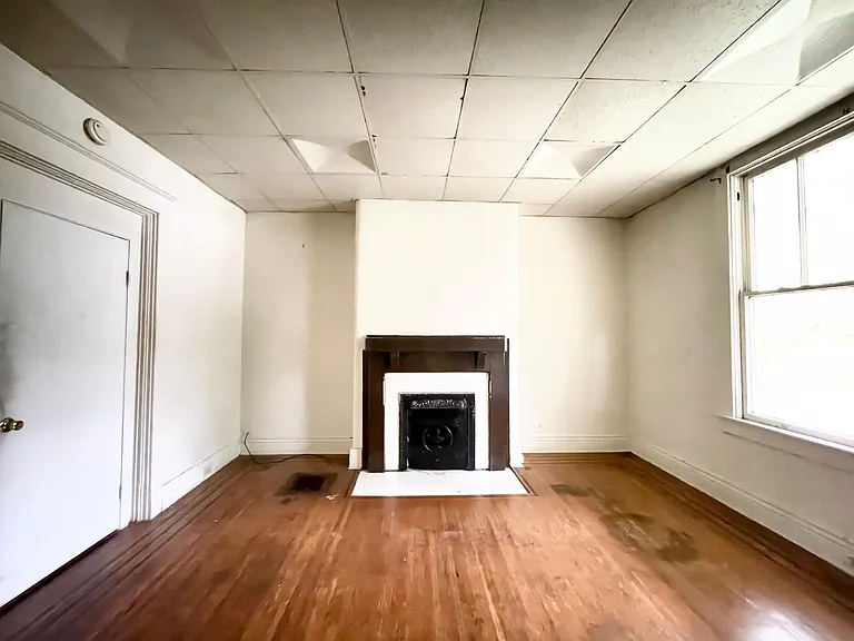 2122 Bonnycastle Ave #1 — Photo 3