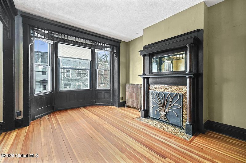 3rd image of 18 Dana Avenue