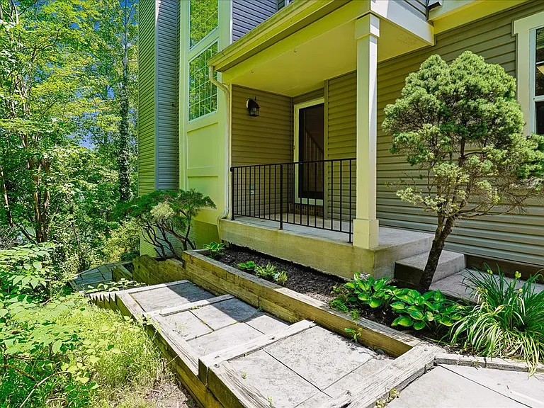 15748 Widewater Dr — Photo 4
