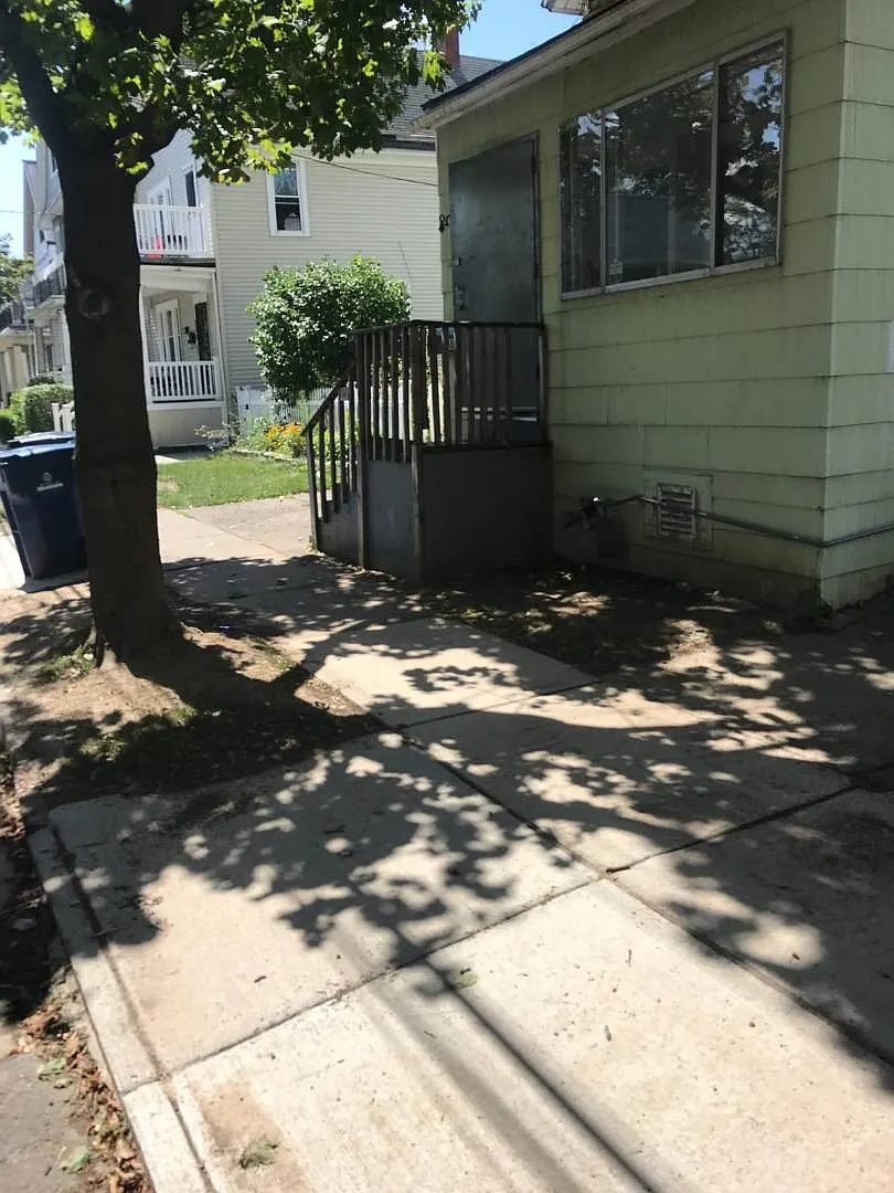 338 Watson St photo 1