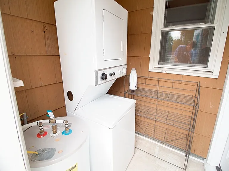 2101 Ward St — Photo 10