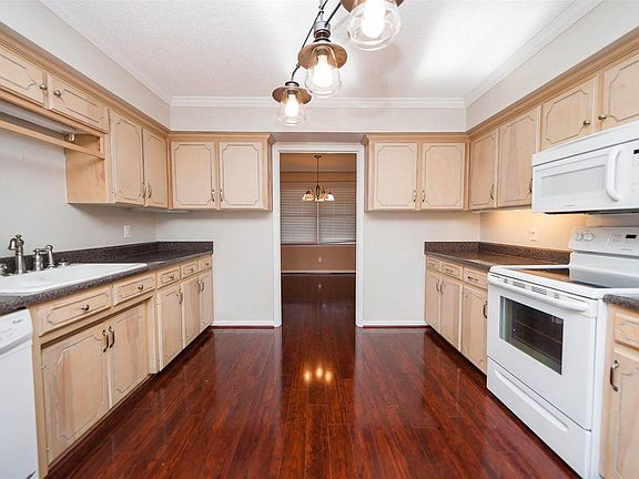 5th image of 135 Jay Cir